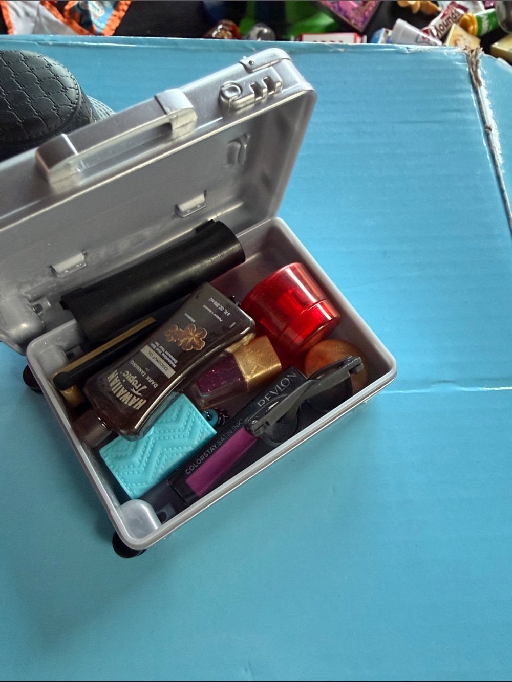 Mini brands suitcase bundle - Picture 5 of 7